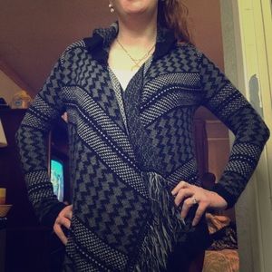 Beauty cardigan it’s a s/m can fit both perfectly
